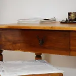 Alte Schmiede להר