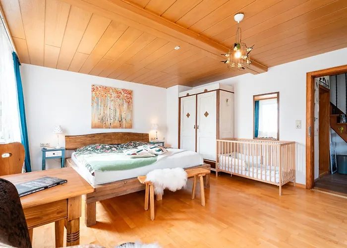 Alte Schmiede * لار